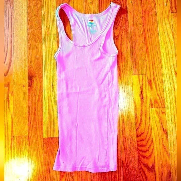 Old Navy Slim Fit Tank Top, so Cute! Hey Barbie! - Picture 2 of 8